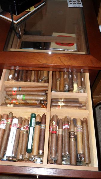 Name:  humidor082611 002 (Medium).jpg
Views: 461
Size:  41.5 KB